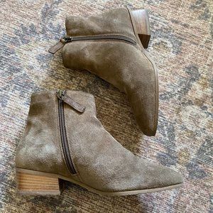 Aquatalia Taupe Suede Ankle Booties SZ 5